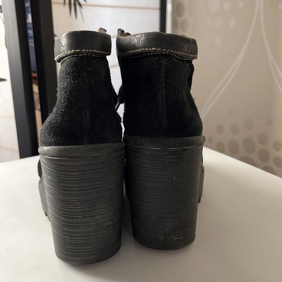 Fly London 4” wedged booties sz 37 or 6.5 - Picture 7 of 11